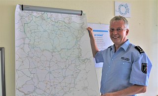 Norbert Lammers, Leiter der Direktion Verkehr bei der Kreispolizeibehörde Höxter, geht in den Ruhestand. - Simone Flörke Norbert Lammers, Leiter der Direktion Verkehr bei der Kreispolizeibehörde Höxter, geht in den Ruhestand. - Simone Flörke