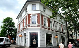 Ein Zettel an der Eingangstür weist daraufhin, dass "Mam's Burger" seit November geschlossen ist. - Andreas Frücht Ein Zettel an der Eingangstür weist daraufhin, dass "Mam's Burger" seit November geschlossen ist. - Andreas Frücht
