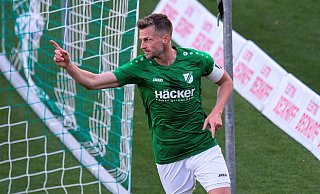Zeigt auf dem Platz, wo es langgeht: Kapitän Daniel Flottmann will seinen SV Rödinghausen am Samstag im Spiel gegen die U 23 des FC Schalke 04 zum dritten Sieg in Folge führen. - Noah Wedel Zeigt auf dem Platz, wo es langgeht: Kapitän Daniel Flottmann will seinen SV Rödinghausen am Samstag im Spiel gegen die U 23 des FC Schalke 04 zum dritten Sieg in Folge führen. - Noah Wedel