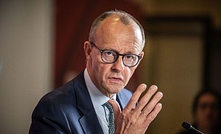 CDU-Chef Friedrich Merz vor einer Sitzung seiner Fraktion im Bundestag. - Michael Kappeler/dpa CDU-Chef Friedrich Merz vor einer Sitzung seiner Fraktion im Bundestag. - Michael Kappeler/dpa