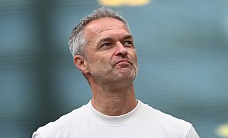 Christian Wück feiert im Wembley-Stadion gegen England sein Debüt als Trainer der deutschen Fußballerinnen. - Sebastian Christoph Gollnow/dpa Christian Wück feiert im Wembley-Stadion gegen England sein Debüt als Trainer der deutschen Fußballerinnen. - Sebastian Christoph Gollnow/dpa
