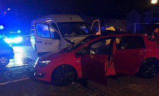 Bei einem Unfall auf dem Marienwall sind am Sonntagabend drei Personen verletzt worden. - Nadine Schwan (MT) Bei einem Unfall auf dem Marienwall sind am Sonntagabend drei Personen verletzt worden. - Nadine Schwan (MT)