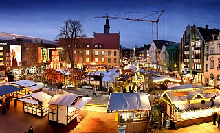 Ein Blick über die Büdchen des Gütersloher Weihnachtsmarkts vor dem Ausbruch der Corona-Pandemie. - Andreas Frücht Ein Blick über die Büdchen des Gütersloher Weihnachtsmarkts vor dem Ausbruch der Corona-Pandemie. - Andreas Frücht