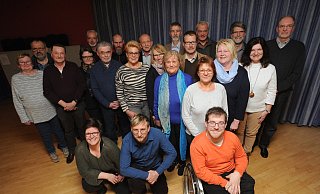 Zahlreiche Lübbecker unterstützen die geplante Gründung des Bündnisses für ein weltoffenes Lübbecke. Sie wollen auch Gesicht zeigen für die Demokratie. - Joern Spreen-Ledebur Zahlreiche Lübbecker unterstützen die geplante Gründung des Bündnisses für ein weltoffenes Lübbecke. Sie wollen auch Gesicht zeigen für die Demokratie. - Joern Spreen-Ledebur