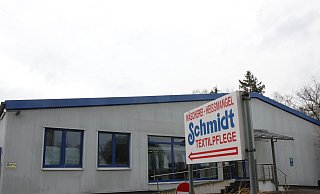 Ende März ist Schluss: die Herforder Traditionswäscherei Schmidt schließt seine Pforten. Zeitgleich auch das Unternehmen "Meyerkord", welches vor vielen Jahren erworben und als eigenständiges Unternehmen weiterbetrieben wurde. - Claus Frickemeier Ende März ist Schluss: die Herforder Traditionswäscherei Schmidt schließt seine Pforten. Zeitgleich auch das Unternehmen "Meyerkord", welches vor vielen Jahren erworben und als eigenständiges Unternehmen weiterbetrieben wurde. - Claus Frickemeier