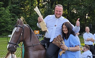 Christian und Simone Hafer sind das neue Königspaar in Marienloh. - St.-Sebastian-Schützenbruderschaft Christian und Simone Hafer sind das neue Königspaar in Marienloh. - St.-Sebastian-Schützenbruderschaft