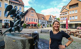 Ricarda Heeper auf einem ihrer Lieblingsplätze: dem Gänsemarkt. Für die Liberalen bewirbt sich die 44-Jährige um das Bürgermeisteramt in Herford. - Daniel Salmon Ricarda Heeper auf einem ihrer Lieblingsplätze: dem Gänsemarkt. Für die Liberalen bewirbt sich die 44-Jährige um das Bürgermeisteramt in Herford. - Daniel Salmon