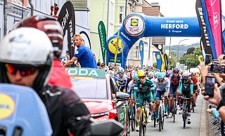 Auch am Freitag war beim Start der nächsten Etappe der Lidl Deutschland-Tour viel los. - Daniel Salmon Auch am Freitag war beim Start der nächsten Etappe der Lidl Deutschland-Tour viel los. - Daniel Salmon