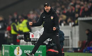 Sebastian Hoeneß bejubelt das Weiterkommen des VfB. - Tom Weller/dpa Sebastian Hoeneß bejubelt das Weiterkommen des VfB. - Tom Weller/dpa