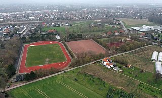 Für die Neugestaltung der Sportanlagen am Schulzentrum Süd gibt es drei Millionen Euro an Fördermitteln. - Jürgen Krüger Für die Neugestaltung der Sportanlagen am Schulzentrum Süd gibt es drei Millionen Euro an Fördermitteln. - Jürgen Krüger