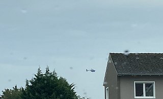 Schon wieder kreist ein Hubschrauber und suchte einen weiteren vermissten Menschen. - Leonie Meyer Schon wieder kreist ein Hubschrauber und suchte einen weiteren vermissten Menschen. - Leonie Meyer