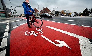 Die Verler Straße ist endlich fertig: Doch groß ist die Unzufriedenheit bei den Radfahrern. - Andreas Frücht Die Verler Straße ist endlich fertig: Doch groß ist die Unzufriedenheit bei den Radfahrern. - Andreas Frücht