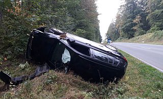Der Ford überschlug sich mehrfach. Der Fahrer wurde schwer verletzt. - Simone Flörke Der Ford überschlug sich mehrfach. Der Fahrer wurde schwer verletzt. - Simone Flörke