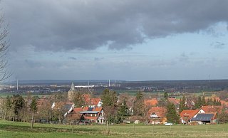 In diesem Jahr feiert Gehlenbeck seine erste urkundliche Erwähnung vor 900 Jahren. Ein prägendes Bauwerk ist die St.-Nikolaus-Kirche, deren Turm weithin sichtbar ist. - FOTOTAXIS In diesem Jahr feiert Gehlenbeck seine erste urkundliche Erwähnung vor 900 Jahren. Ein prägendes Bauwerk ist die St.-Nikolaus-Kirche, deren Turm weithin sichtbar ist. - FOTOTAXIS