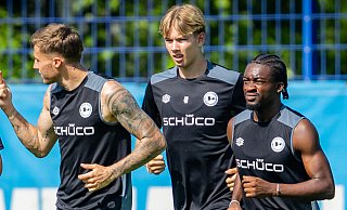 Benjamin Boakye (r.) und Jonathan Norbye mit Johnny Grodowski (l.). - Sarah Jonek Benjamin Boakye (r.) und Jonathan Norbye mit Johnny Grodowski (l.). - Sarah Jonek