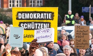 Mit der von der Polizei vorgegebenen Route für die geplanten Gegendemos ist das Bündnis gegen Rechts unzufrieden. - Archivfoto: Ralf Bittner Mit der von der Polizei vorgegebenen Route für die geplanten Gegendemos ist das Bündnis gegen Rechts unzufrieden. - Archivfoto: Ralf Bittner