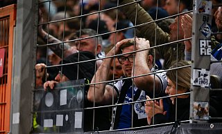 Die Fans von Arminia Bielefeld können ihr Glück kaum fassen. Der DSC gewinnt das DFB-Pokal-Halbfinale gegen Bayer Leverkusen mit 2:1. - Teresa Kroeger Die Fans von Arminia Bielefeld können ihr Glück kaum fassen. Der DSC gewinnt das DFB-Pokal-Halbfinale gegen Bayer Leverkusen mit 2:1. - Teresa Kroeger