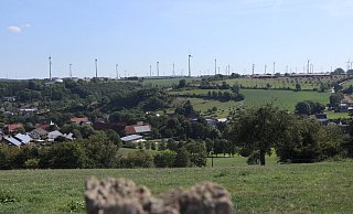 Windkraftanlagen wie hier in der Nähe von Etteln bestimmen in vielen Teilen des Kreises Paderborn inzwischen das Landschaftsbild. - Jens Reddeker Windkraftanlagen wie hier in der Nähe von Etteln bestimmen in vielen Teilen des Kreises Paderborn inzwischen das Landschaftsbild. - Jens Reddeker
