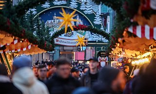 Auf vielen Weihnachtsmärkten in Deutschland bleibt es an diesem Montag still. - Jan Woitas/dpa Auf vielen Weihnachtsmärkten in Deutschland bleibt es an diesem Montag still. - Jan Woitas/dpa