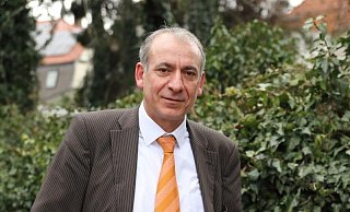 Verani Kartum kritisiert Bürgermeister Michael Dreier. - Marc Schröder Verani Kartum kritisiert Bürgermeister Michael Dreier. - Marc Schröder