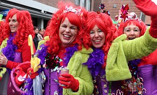 In Rheda-Wiedenbrück und Rietberg wurde am Rosenmontag nochmal ordentlich Karneval gefeiert. - Marion Pokorra-Brockschmidt In Rheda-Wiedenbrück und Rietberg wurde am Rosenmontag nochmal ordentlich Karneval gefeiert. - Marion Pokorra-Brockschmidt
