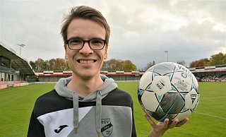 Pascal Frickenstein ist immer am Ball. Ihm ist es wichtig, den Verein mit seinem Einsatz zu unterstützen. - Karin Prignitz Pascal Frickenstein ist immer am Ball. Ihm ist es wichtig, den Verein mit seinem Einsatz zu unterstützen. - Karin Prignitz