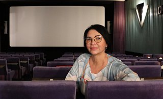 Olesya Hemminghaus ist Inhaberin der Immbilie an der Bahnhofstraße und gleichzeitig Betreiberin der Bünder Lichtspiele ("Büli"). - Shannon-Lee Bendig Olesya Hemminghaus ist Inhaberin der Immbilie an der Bahnhofstraße und gleichzeitig Betreiberin der Bünder Lichtspiele ("Büli"). - Shannon-Lee Bendig
