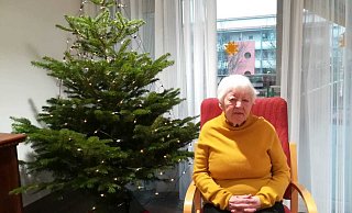 Marie-Sigrid Temme lebt im Seniorenheim St. Veronika in Paderborn. Sie freut sich besonders auf die hauseigene Messe am 1. Weihnachtstag. - Regina Daniel/Haus St. Veronika Marie-Sigrid Temme lebt im Seniorenheim St. Veronika in Paderborn. Sie freut sich besonders auf die hauseigene Messe am 1. Weihnachtstag. - Regina Daniel/Haus St. Veronika