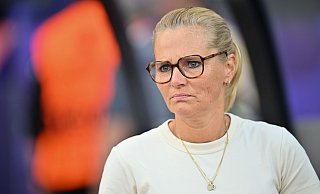 Hat klare Worte gegen Hasskommentare gegen eine ihrer Spielerinnen gefunden: Sarina Wiegman. - Sebastian Christoph Gollnow/dpa Hat klare Worte gegen Hasskommentare gegen eine ihrer Spielerinnen gefunden: Sarina Wiegman. - Sebastian Christoph Gollnow/dpa