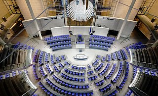 Blick in den Plenarsaal des Bundestags. Kommende Woche findet hier die erste Sitzung des neuen Jahres statt. - Foto: Kay Nietfeld/dpa Blick in den Plenarsaal des Bundestags. Kommende Woche findet hier die erste Sitzung des neuen Jahres statt. - Foto: Kay Nietfeld/dpa