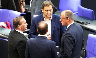 Diese Vier treffen sich möglicherweise bald am Kabinettstisch im Kanzleramt wieder. (Archivbild) - Michael Kappeler/dpa Diese Vier treffen sich möglicherweise bald am Kabinettstisch im Kanzleramt wieder. (Archivbild) - Michael Kappeler/dpa