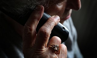 Kriminelle Kontaktaufnahme: Immer wieder versuchen Täter, über die Handys ihrer Opfer an Geld zu kommen. Symbolfoto: - picture alliance/dpa Kriminelle Kontaktaufnahme: Immer wieder versuchen Täter, über die Handys ihrer Opfer an Geld zu kommen. Symbolfoto: - picture alliance/dpa