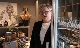 Jeanette Kroll schließt demnächst das Florale Atelier am Rathausplatz in Paderborn. Ihre Ladenfläche wird von Ernstings Family übernommen. - Holger Kosbab Jeanette Kroll schließt demnächst das Florale Atelier am Rathausplatz in Paderborn. Ihre Ladenfläche wird von Ernstings Family übernommen. - Holger Kosbab