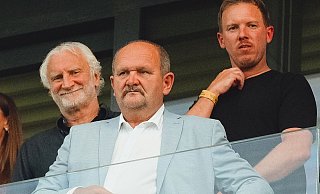 Beim EM-Finale der deutschen U21-Junioren waren Bundestrainer Julian Nagelsmann (r) und DFB-Sportdirektor Rudi Völler (l) vor Ort in der Slowakei. - Robert Nemeti/dpa Beim EM-Finale der deutschen U21-Junioren waren Bundestrainer Julian Nagelsmann (r) und DFB-Sportdirektor Rudi Völler (l) vor Ort in der Slowakei. - Robert Nemeti/dpa