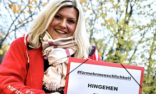 Kathrin Klocke wirbt #fürmehrmenschlichkeit. - Thomas Lieske Kathrin Klocke wirbt #fürmehrmenschlichkeit. - Thomas Lieske