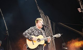 Isaak Guderian singt während des Eurovison Song Contests in Malmö im Eurovision Village. Seine Tour durch Deutschland Ende des Jahres hat er verschoben. - Jemima Wittig Isaak Guderian singt während des Eurovison Song Contests in Malmö im Eurovision Village. Seine Tour durch Deutschland Ende des Jahres hat er verschoben. - Jemima Wittig