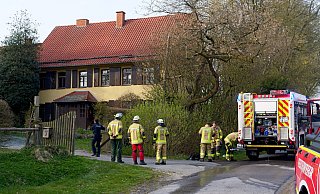 Bei einem Küchenbrand in der zu Wohnzwecken umgebauten alten Scheune des früheren Forstamtes in der Feldmark wurden beide Bewohner verletzt. - Ralph Meyer Bei einem Küchenbrand in der zu Wohnzwecken umgebauten alten Scheune des früheren Forstamtes in der Feldmark wurden beide Bewohner verletzt. - Ralph Meyer