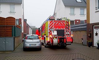 Ein angefeuerter Ofen sorgte am Piepenturmweg kurzzeitig für eine starke Raucheintwicklung. - Ralph Meyer Ein angefeuerter Ofen sorgte am Piepenturmweg kurzzeitig für eine starke Raucheintwicklung. - Ralph Meyer