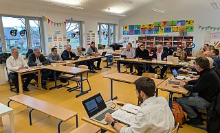 Die Mitglieder des Elsener Bezirksausschusses tagen in der Comenius-Grundschule. - Birger Berbüsse Die Mitglieder des Elsener Bezirksausschusses tagen in der Comenius-Grundschule. - Birger Berbüsse