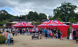 Beim britischen Wochenende wird es in der Gartenschau in Bad Lippspringe auch viele Spezialitäten von der Insel geben. - Stadt Bad Lippspringe Beim britischen Wochenende wird es in der Gartenschau in Bad Lippspringe auch viele Spezialitäten von der Insel geben. - Stadt Bad Lippspringe