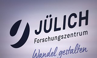 Laut Forschungszentrum Jülich sind die kommenden Jahre hinsichtlich der angestebten Klimaneutralität entscheidend. - Oliver Berg/dpa Laut Forschungszentrum Jülich sind die kommenden Jahre hinsichtlich der angestebten Klimaneutralität entscheidend. - Oliver Berg/dpa