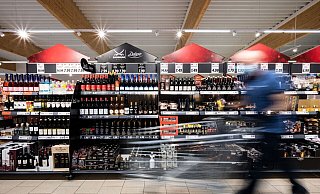 An Weihnachten wird aufgetischt: Gutes Essen gehört zum Fest dazu. Die Supermarktketten liefern sich deshalb einen harten Wettbewerb. (Symbolbild) - Federico Gambarini/dpa An Weihnachten wird aufgetischt: Gutes Essen gehört zum Fest dazu. Die Supermarktketten liefern sich deshalb einen harten Wettbewerb. (Symbolbild) - Federico Gambarini/dpa