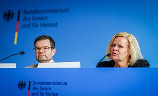 Das Sicherheitspaket der Bundesregierung liegt jetzt als Gesetzentwurf vor. - Kay Nietfeld/dpa Das Sicherheitspaket der Bundesregierung liegt jetzt als Gesetzentwurf vor. - Kay Nietfeld/dpa