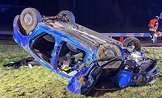 Das Autowrack nach dem Unfall. - Feuerwehr Löhne Das Autowrack nach dem Unfall. - Feuerwehr Löhne