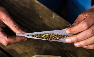 Kann die Cannabis-Legalisierung in Deutschland kommen? Daran gibt es weiter Zweifel. - Philipp von Ditfurth/dpa Kann die Cannabis-Legalisierung in Deutschland kommen? Daran gibt es weiter Zweifel. - Philipp von Ditfurth/dpa