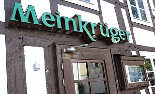 Kommt gut an: Ulrike Kratschinski kann den Meinkrüger noch etwas länger betreiben. - Holger Kosbab Kommt gut an: Ulrike Kratschinski kann den Meinkrüger noch etwas länger betreiben. - Holger Kosbab