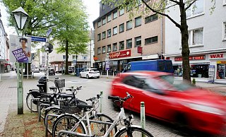 Der Grünen-Bundestagsabgeordnete Gehring und sein Parteikollege Fliß waren nach eigenen Angaben in Essen nach einer Parteiveranstaltung attackiert worden. - Roland Weihrauch/dpa Der Grünen-Bundestagsabgeordnete Gehring und sein Parteikollege Fliß waren nach eigenen Angaben in Essen nach einer Parteiveranstaltung attackiert worden. - Roland Weihrauch/dpa