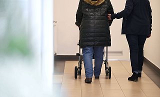 Die Pflegeversicherung wird 2025 wieder teurer. (Archivbild) - Michael Bahlo/dpa Die Pflegeversicherung wird 2025 wieder teurer. (Archivbild) - Michael Bahlo/dpa