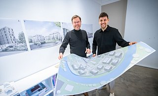 Die Bielefelder Architekten Thomas Lampe (l.) und Mario Nolle planen aktuell in ganzes Wohnquartier, die Mini-Hafencity. - Sarah Jonek Die Bielefelder Architekten Thomas Lampe (l.) und Mario Nolle planen aktuell in ganzes Wohnquartier, die Mini-Hafencity. - Sarah Jonek