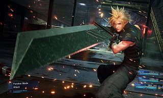 Unser Protagonist bei der Arbeit: Cloud Strife im Kampf mit seinem Schwert. - Square Enix Unser Protagonist bei der Arbeit: Cloud Strife im Kampf mit seinem Schwert. - Square Enix